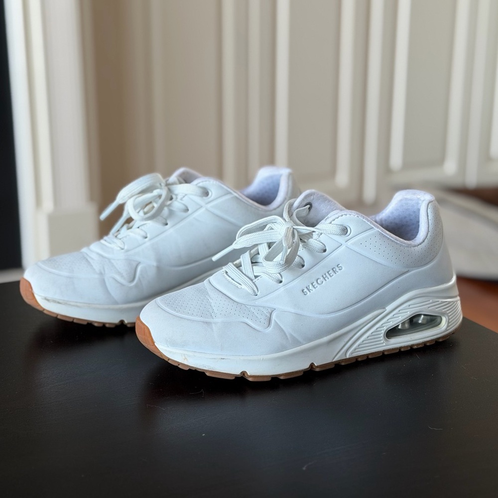 White Women's Sketchers Sneakers